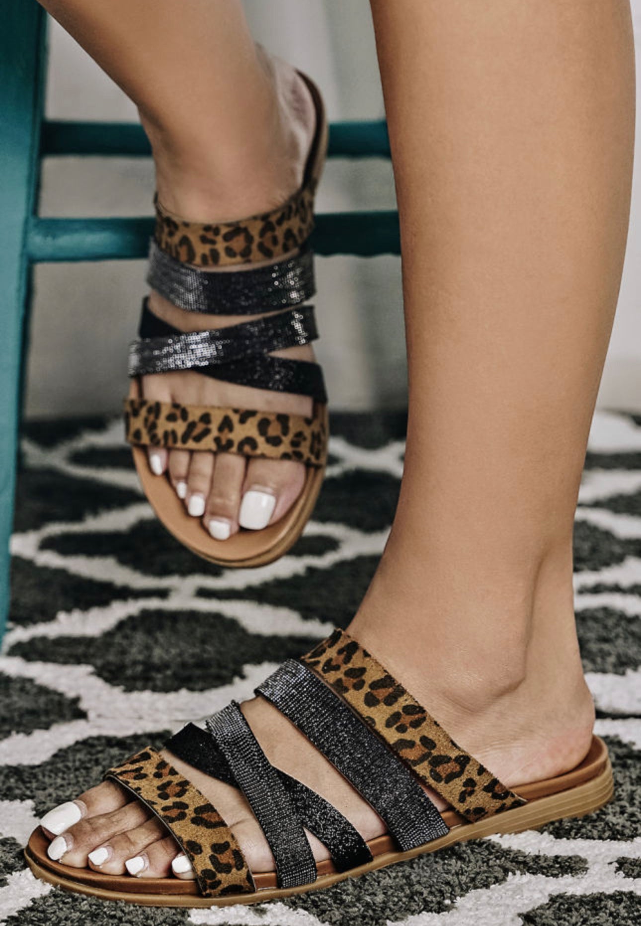 Roman Style Leopard Print Black Glitter Sandals